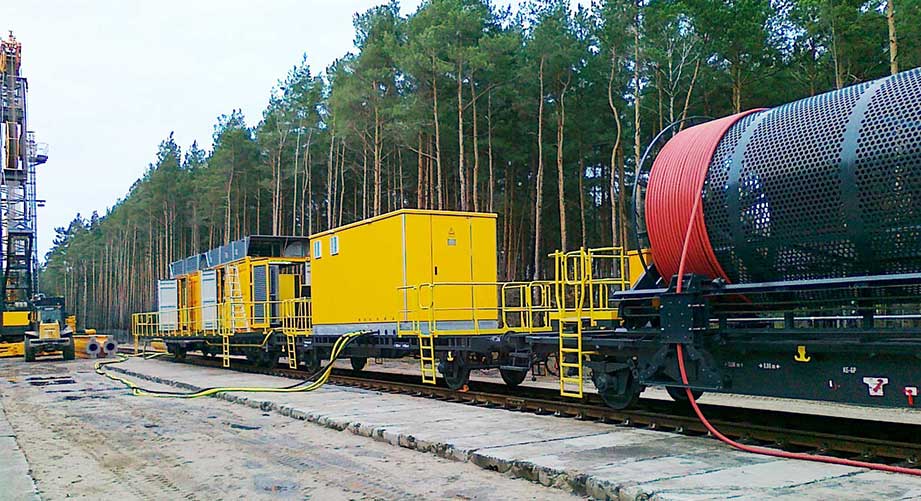 Versorgungsstation auf Waggon für 25 kV-Kabeltrommel.